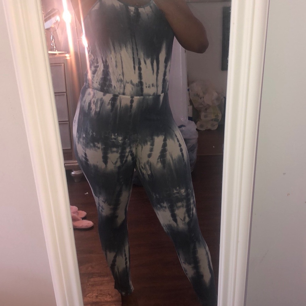 Sleeveless Blue & White Tie Dye Jumper